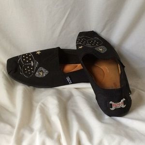 Black Bobs with puppy design